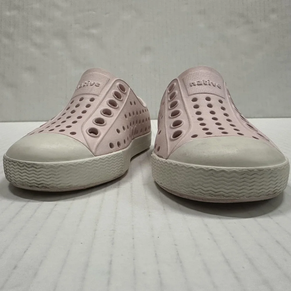 Native Jefferson Slip On Shoes Girls Size 5 Pink Slip On Perforated Rubber Water